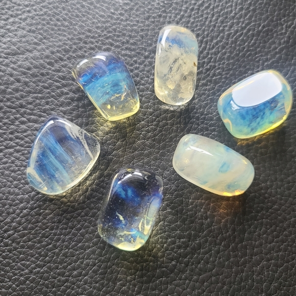 Yellow obsidian - Picture 2 of 3